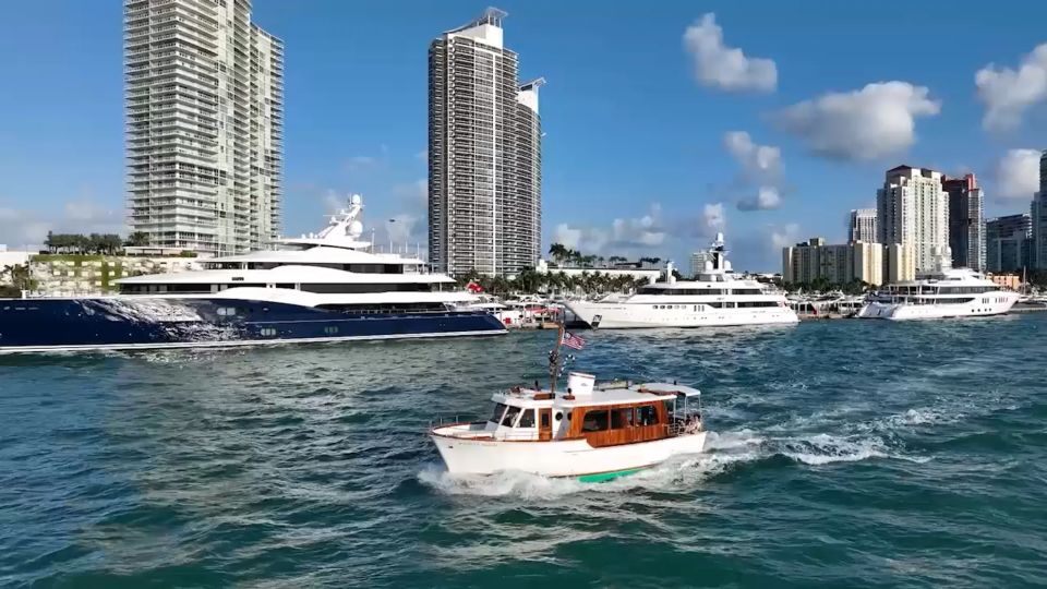 Miami: Miami Skyline Vintage Yacht Cruise, - Unique Immersive Experience