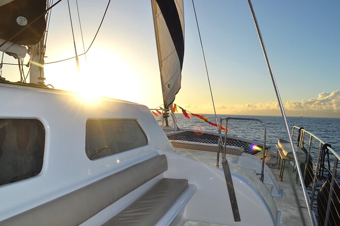 Moana'S Sunset Cocktail Sail Along Oahus Waikiki Coast - Transportation and Parking Options