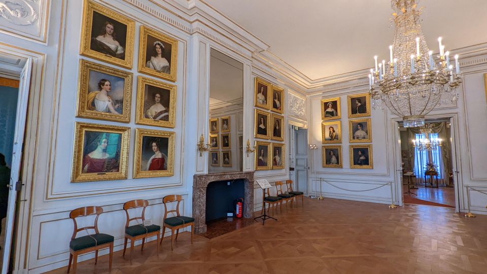 Munich: Nymphenburg Palace With Official Guide - Palace Rooms and Galleries