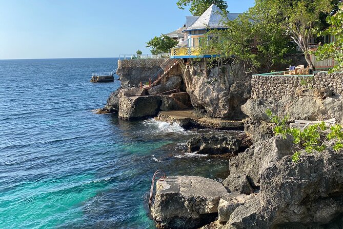 Negril Seven Miles Beach And Ricks Cafe Tour - Ricks Cafe Experience