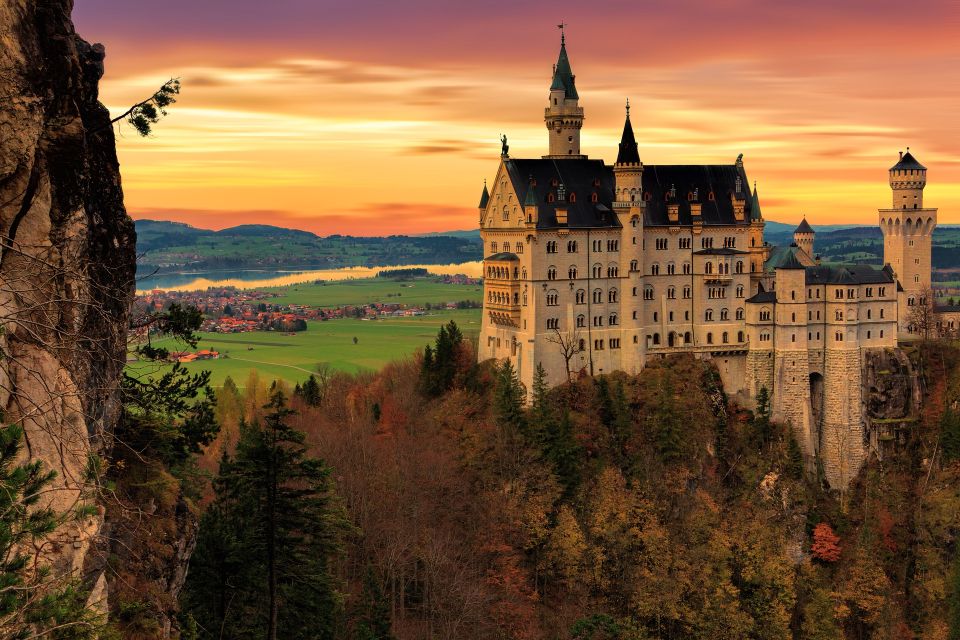 Neuschwanstein & Linderhof Castle Private Tour From Munich - Romantic Füssen Town