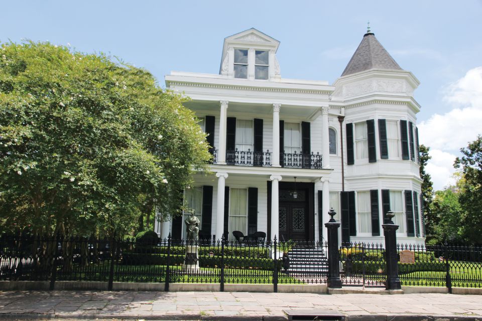 New Orleans: 2-Hour Homes of the Rich & Famous Walking Tour - Tour Location and Meeting Point