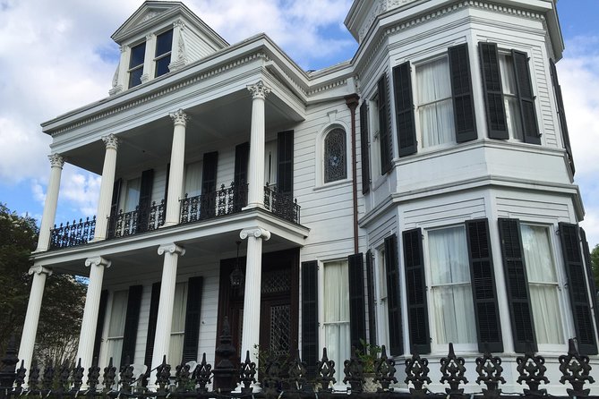 New Orleans Garden District Walking Tour - Historical Significance of Lafayette Cemetery