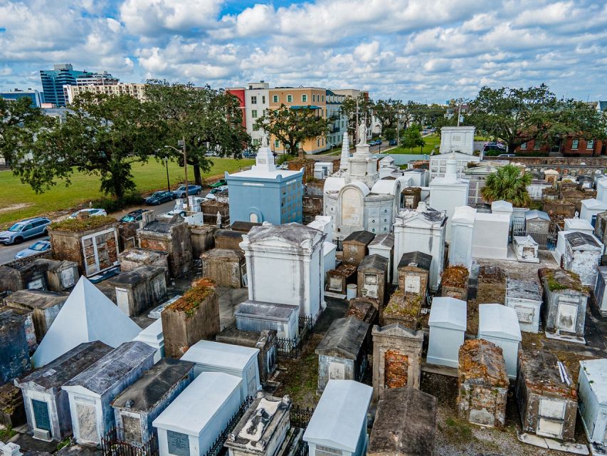 New Orleans: Walking Tour Inside St. Louis Cemetery No. 1 - Exploring St. Louis Cemetery No. 1