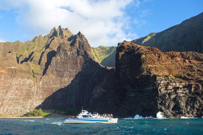 Niihau and Na Pali Coast Snorkel Boat Tour - Snorkeling and Marine Life