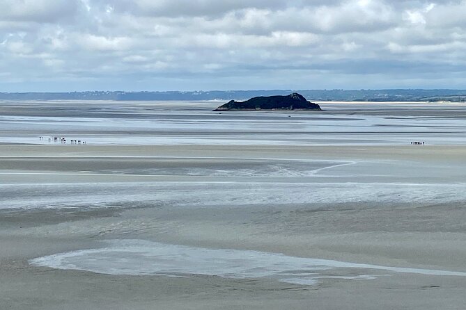 Normandy D-Day and Mont Saint Michel Private Day Trip From Paris - Exploring Normandys D-Day Beaches