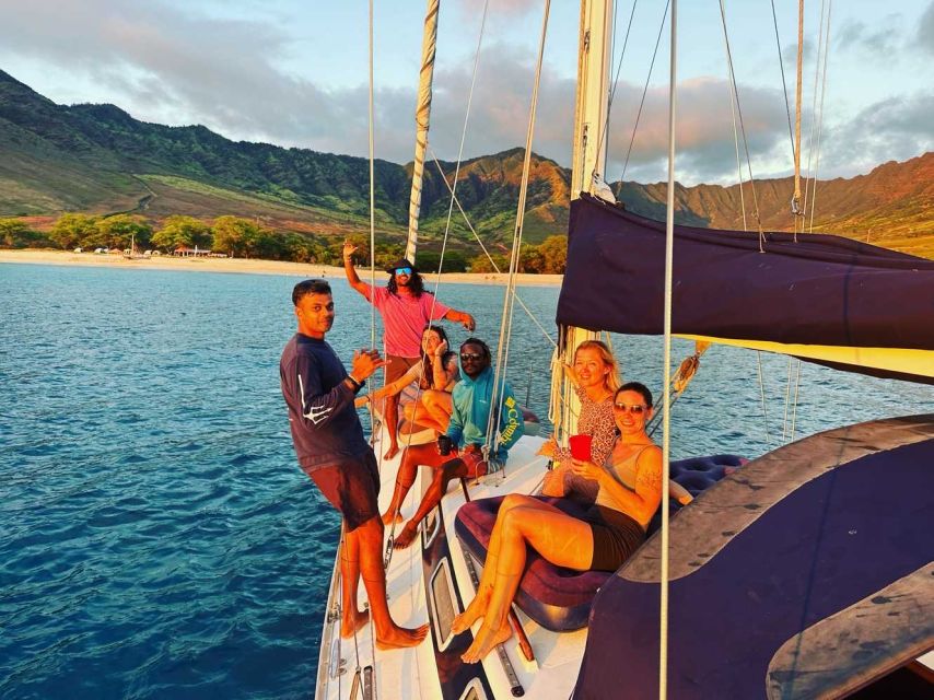 Oahu: Sunset Sailing in Small Intimate Groups - Intimate Group Setting