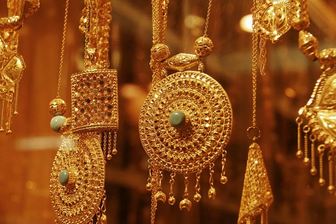 Old Dubai Shopping Tour (Textile, Spice and Gold Souq) - Visiting Gold Souq