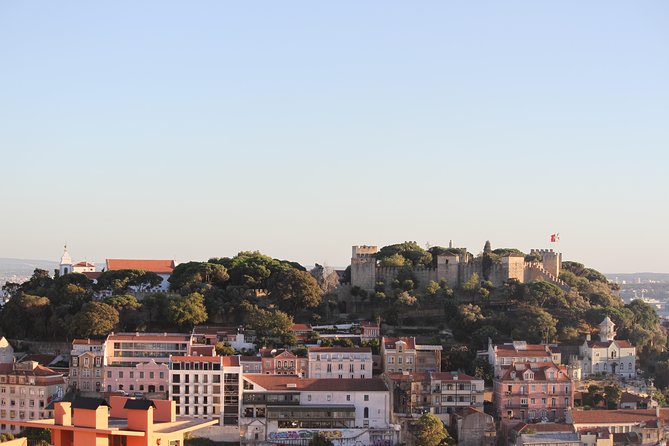 Old Lisbon: Alfama and São Jorge Neighborhoods 3-Hour Walking Tour - Exploring Alfama Neighborhood