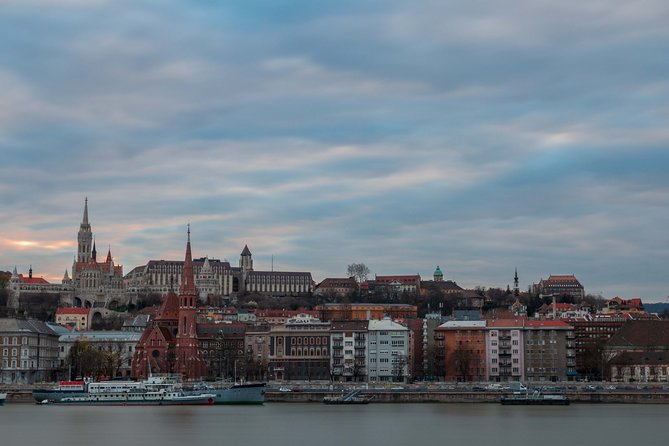 Orientation Walk in Budapest - Guided Navigation