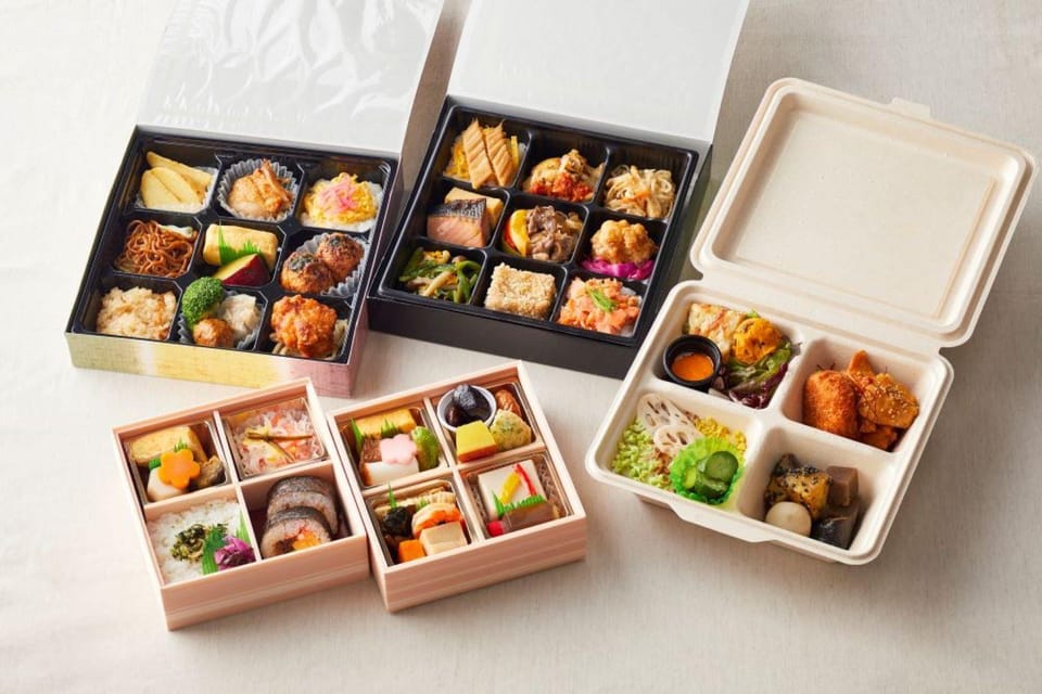 Osaka: Sumo Show Experience With Food Box - Accessibility and Group Size