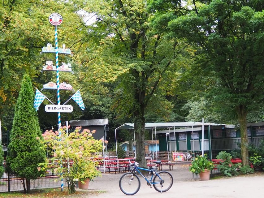 Outer Alster: Celebrities, Waterfronts, and Nature Cycle Tour - Experiencing the Winterhuder Stadtpark