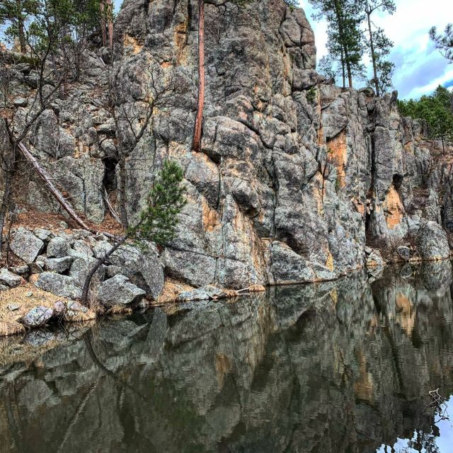 Pactola Lake: Private Kayak or Paddleboard Experience - Guided Historical Insights