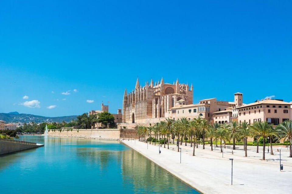 Palma De Mallorca: Private Custom Tour With a Local Guide - Local Guides Expertise