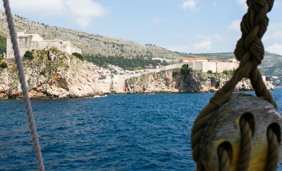 Panoramic Cruise Around Old Town Dubrovnik by Karaka - Onboard Amenities