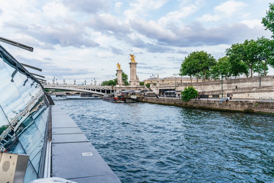 Paris: Dinner Cruise on the Seine River at 8:30 PM - Dress Code and Security