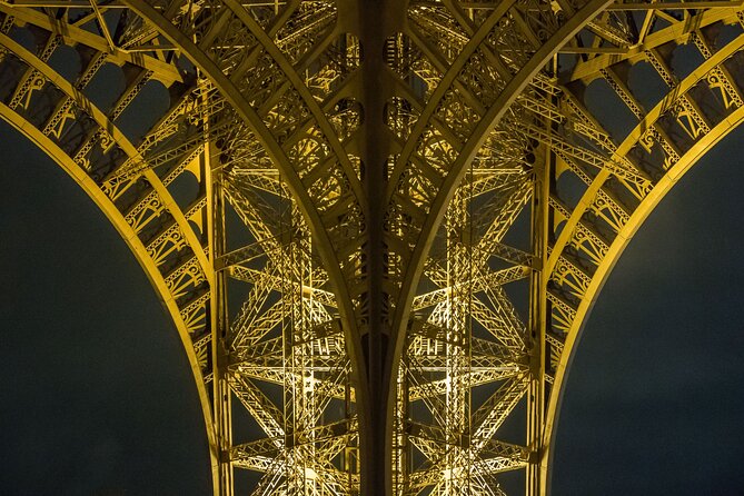 Paris Late Dinner at Eiffel Towers Madame Brasserie Restaurant - Transportation and Location