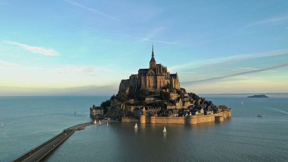 PARIS: Mont Saint Michel Private Transfer Van - Transport Details