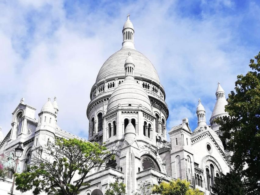 Paris: Montmartre Urban Adventure City Exploration Game - Competitive Element