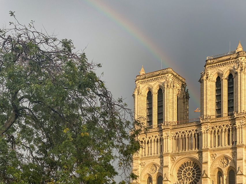 Paris: Notre Dame Outdoor Walking Tour With Crypt Entry - Tour Meeting Point