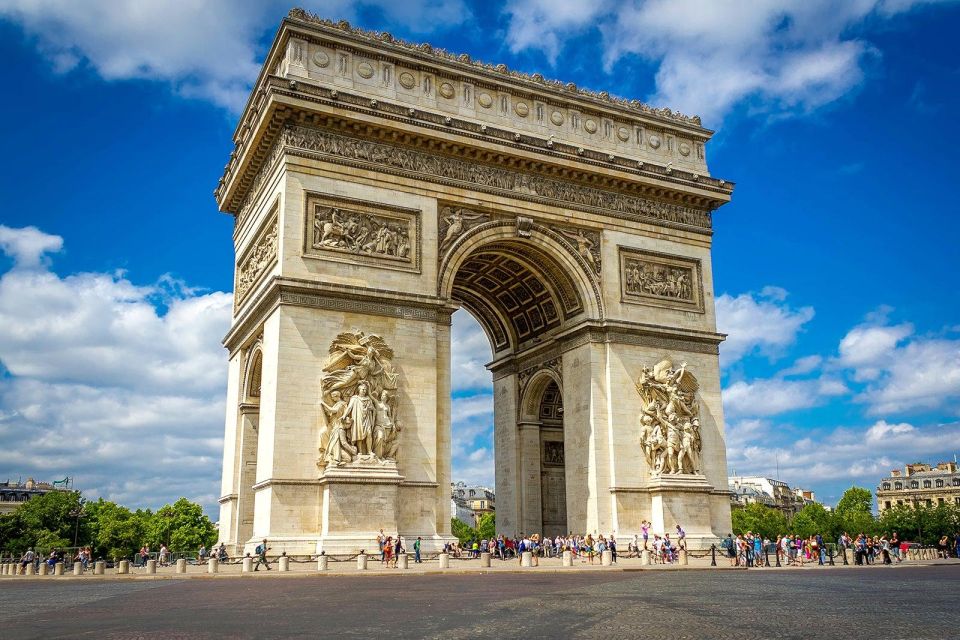 Paris: Paris Tour in a Van for up to 7 People 4 Hours - Private Tour With a Professional Driver