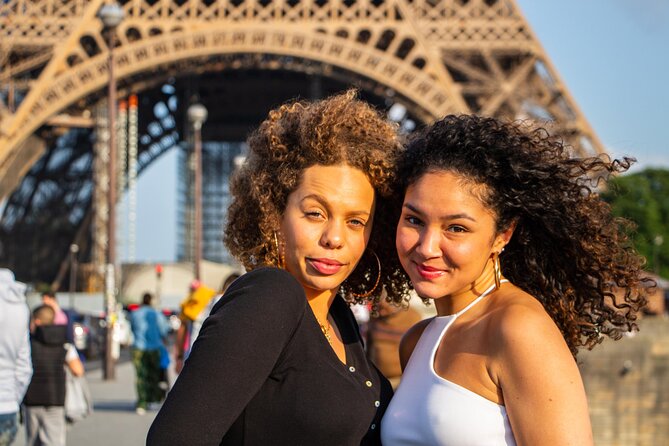 Paris: Your Own Private Photoshoot at the Eiffel Tower - Capture Unforgettable Moments