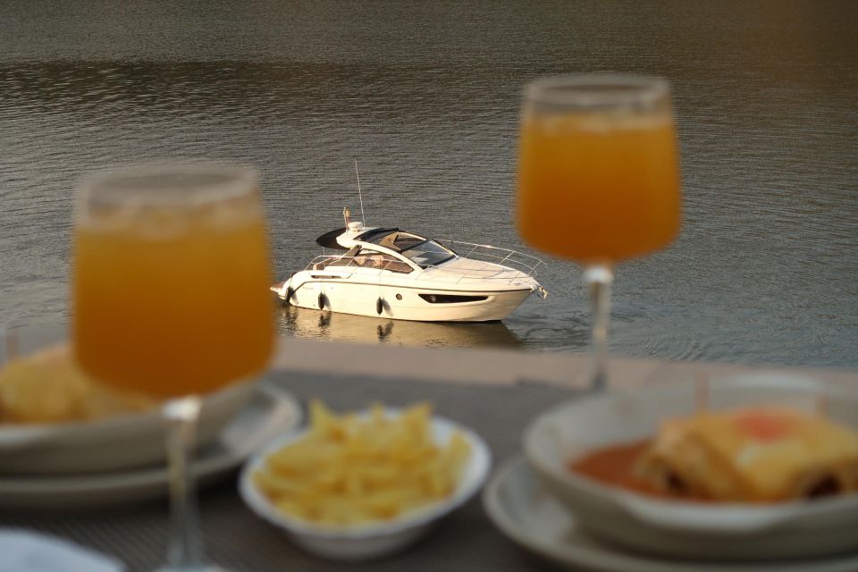 Porto: Francesinha Experience With Yacht Trip - Private Group Experience