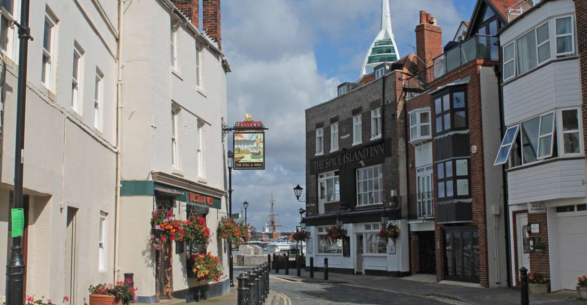 Portsmouth: Quirky Smartphone Heritage Walking Tours - Portsmouths Unique Architectural Features