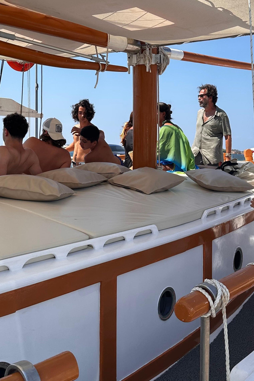 Pounta: Paros & Antiparos Cruise, Swimming & Seafood Lunch - Customer Reviews