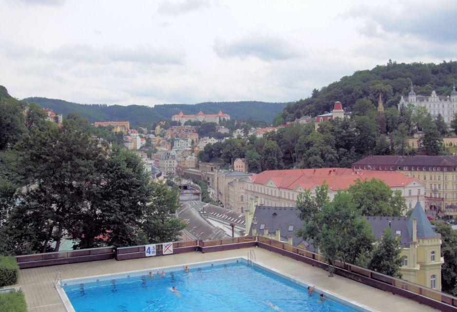 Prague: Karlovy Vary Tour With Lunch and Moser Museum Visit - Departure and Meeting Point