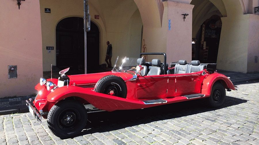 Prague: Vintage Car Ride and Walking Tour - Participant Information