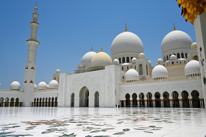 Private Abu Dhabi Sightseeing Tour From Dubai - Experiencing Local Dates Market