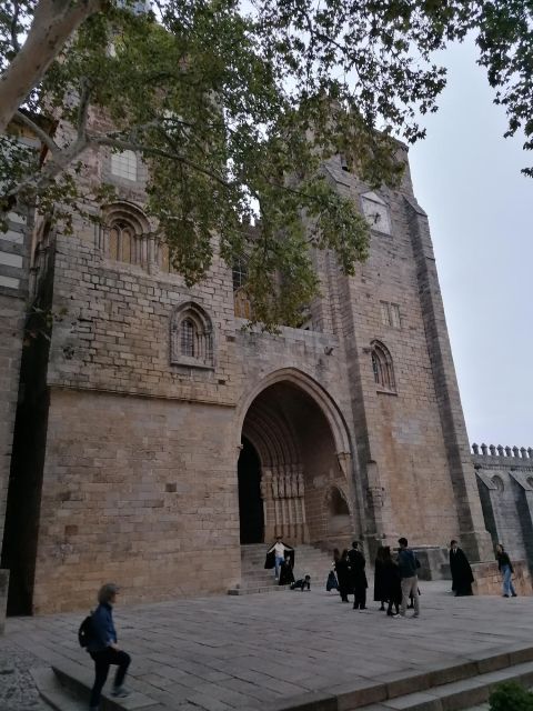 Private Full Day Tour - Évora and Monsaraz - Moorish-Medieval Charm