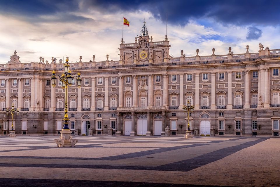 Private Guided Tour Royal Palace & Royal Collections Gallery - Explore the Royal Palace