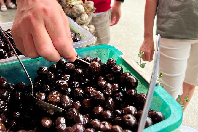 Private Split: Visit Diocletian Palace & Taste Food at the Market - Exploring Diocletians Palace