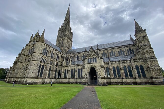 Private Tour of Stonehenge and Salisbury Cathedral - Confirmation Details