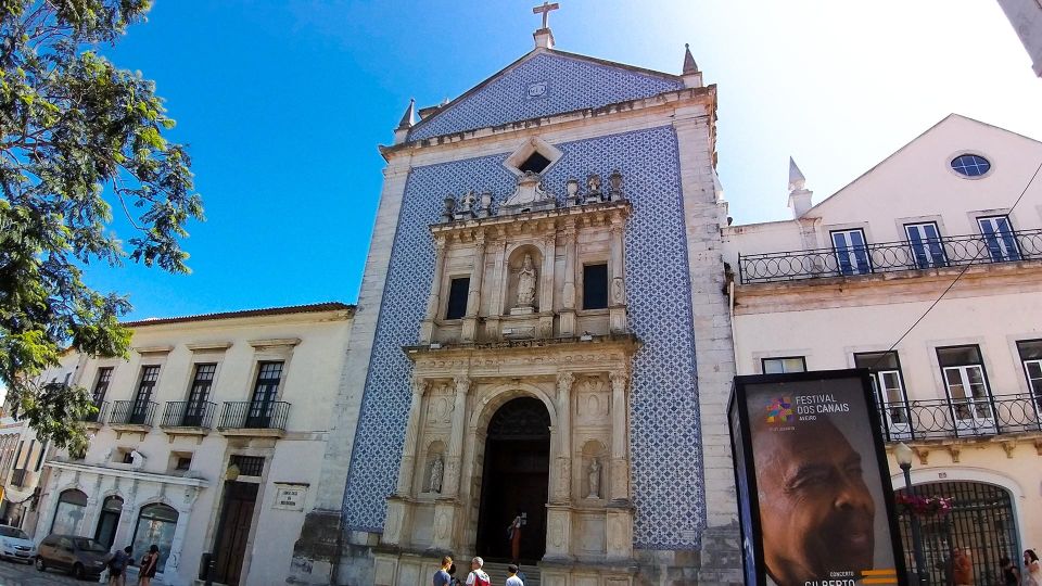 Private Tour to Aveiro and Costa Nova Unique Striped Houses - Moliceiro Museum