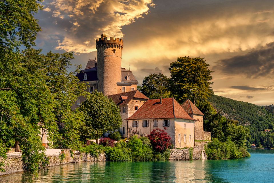 Private Trip From Geneva to Annecy in France - Explore the Old Town