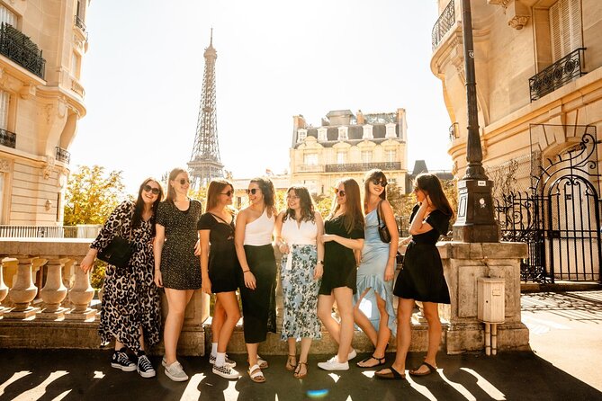 Professional Eiffel Tower Photo Tour With VOGUE Photographer - What to Expect