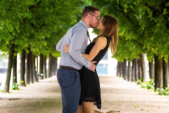 Professional Photo Shoot Walking Tour in Central Paris - Arrival and Meeting Point