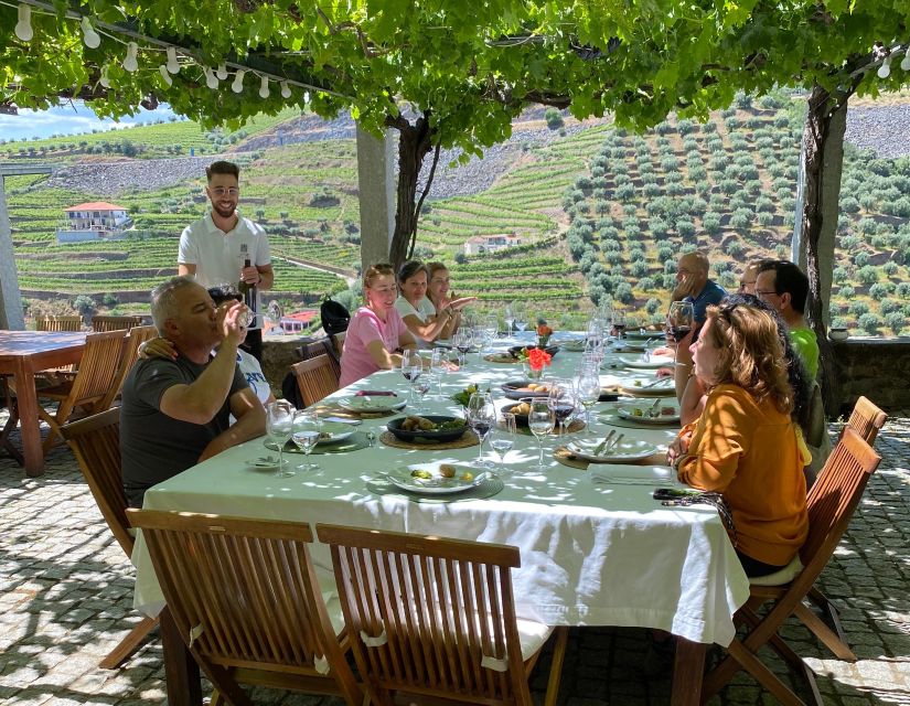 Quinta Do Vallado: Walking With Full Lunch and Wine Tasting - Inclusions and What to Expect