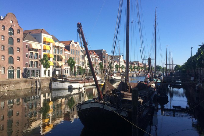 Rotterdam Bicycle Tour With a Bilingual Guide - Rotterdams History and Architecture