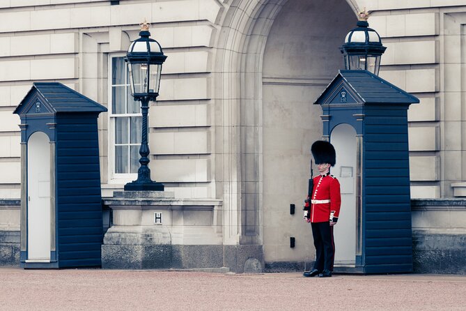 Royal Neighbourhoods Walk With Luxury Afternoon Tea - Meeting and Pickup Information