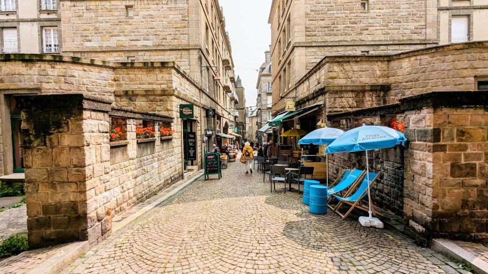 Saint Malo: Self-Guided Walk Through the Historic Old Town - Offline Tour Accessibility