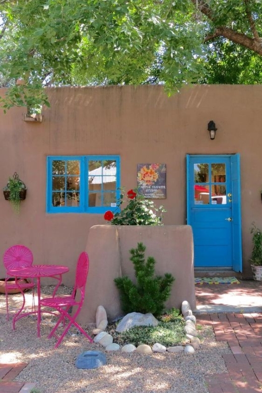 Santa Fe: Canyon Road Arts District Walking Tour - Curated Walking Tour Experience