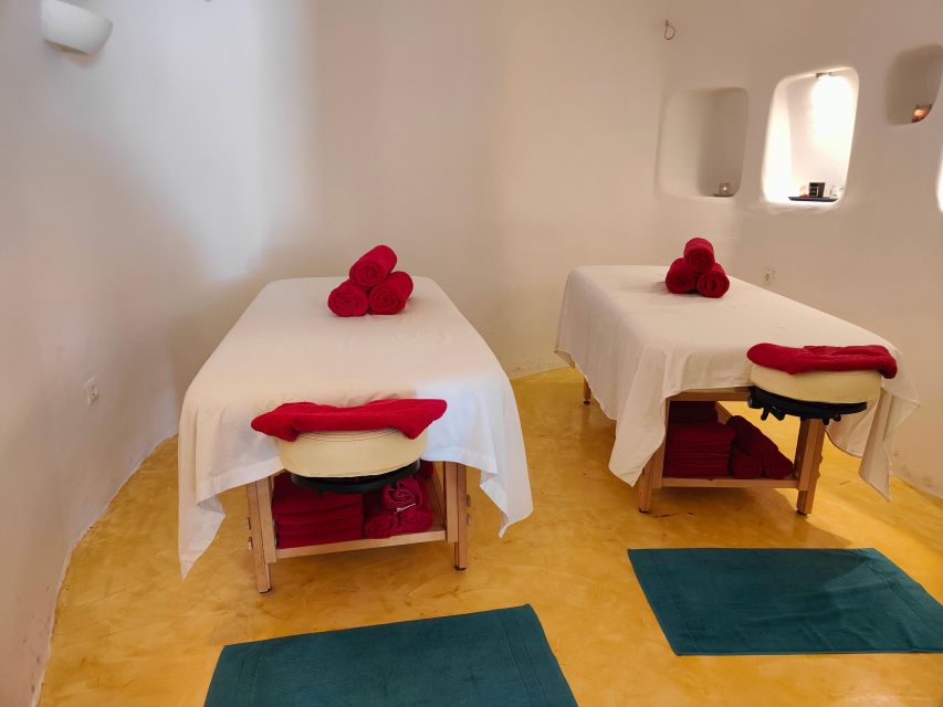 Santorini: Aromatherapy Couples Massage - Amenities and Inclusions