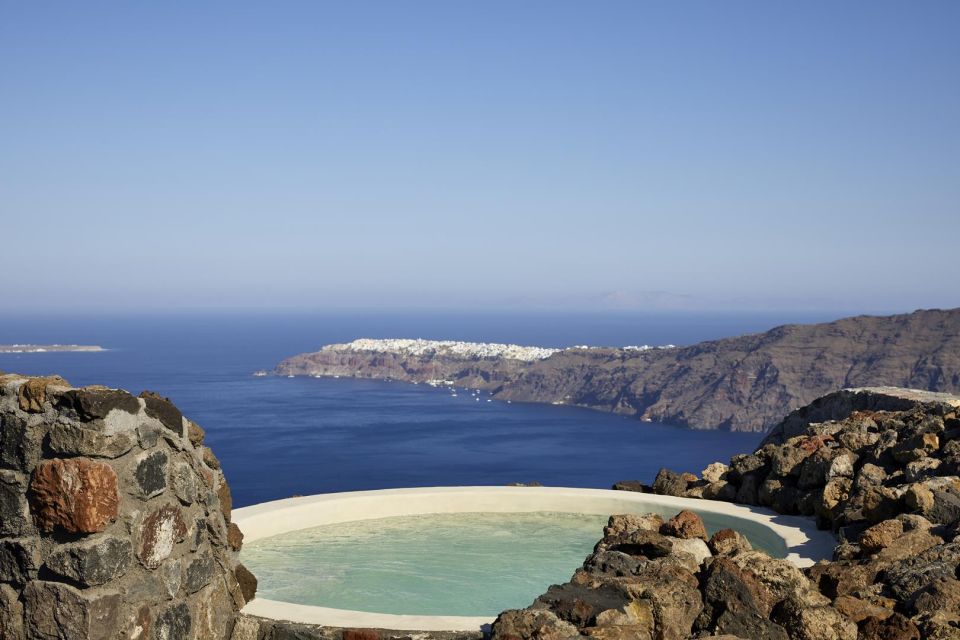 Santorini: Volcanic Hot-Tub Experience With Caldera Views - Getting to the Location