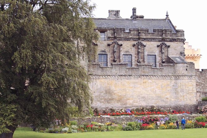 Stirling, Distillery, St Andrews 1 Day in Spanish From Edinburgh - Recorrido Por La Destilería