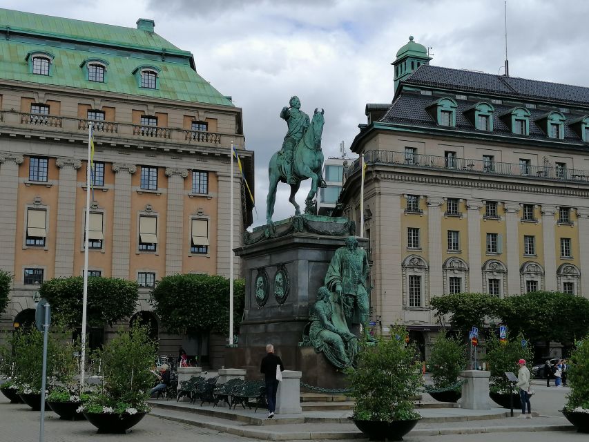 Stockholm: A Beauty On The Water - Old Town Walk & Boat Trip - Multilingual Audio Guides for Convenience