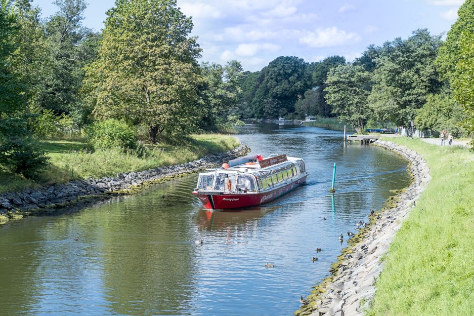 Stockholm: City Center Cruise With Audio Guide - Exploring the Royal Island